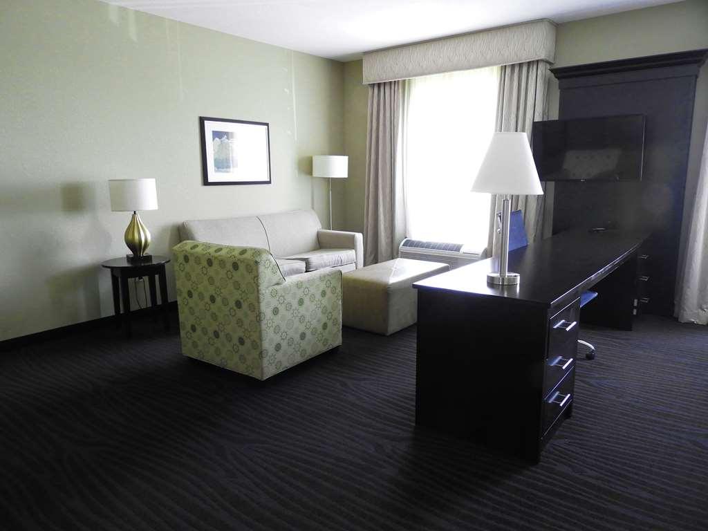 Hampton And Hotel