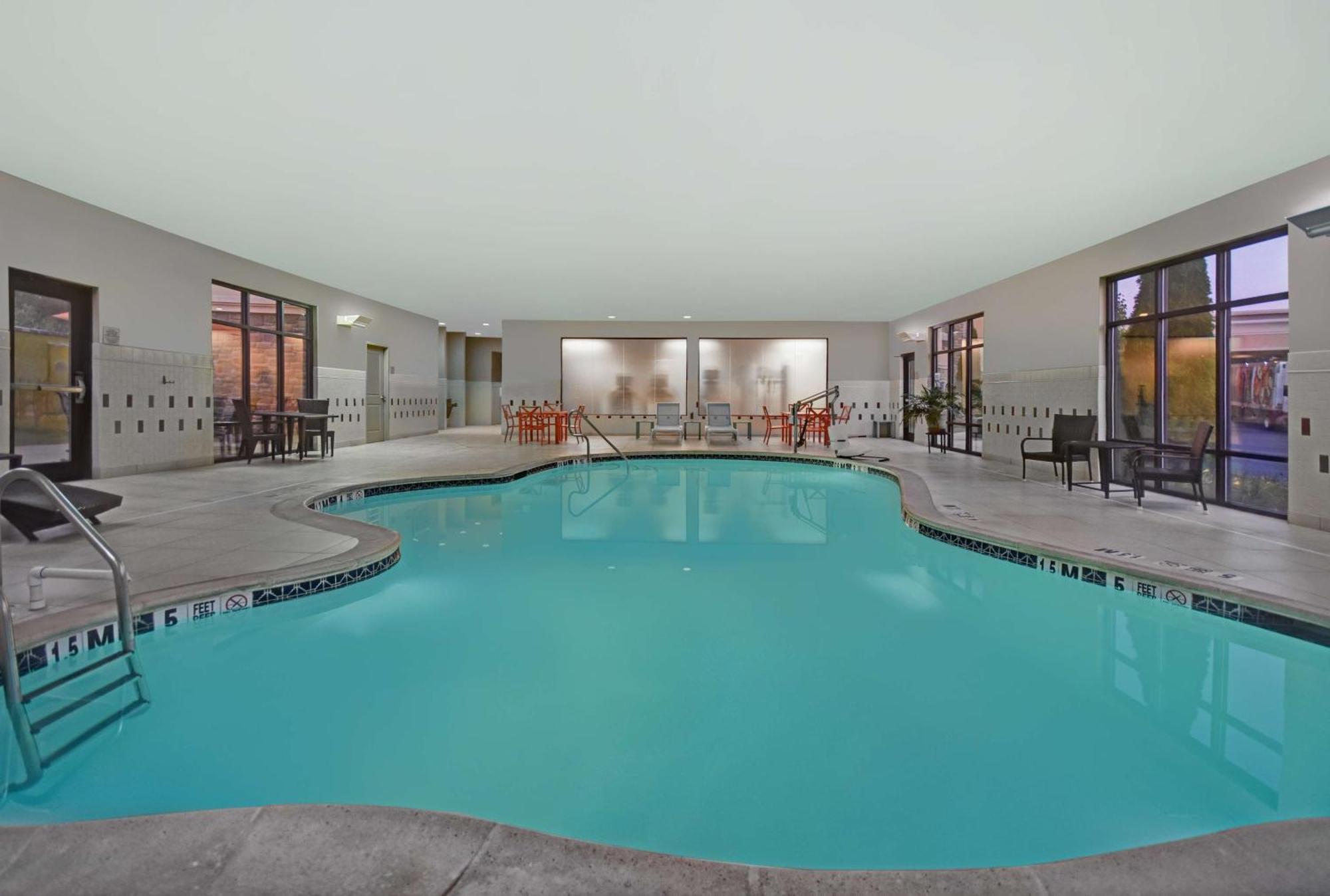 Hampton And 3* Robbinsville